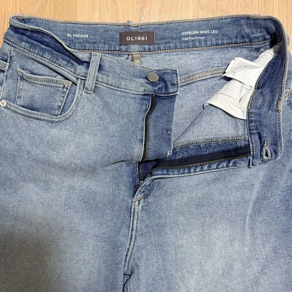 DL1961 hepburn wide